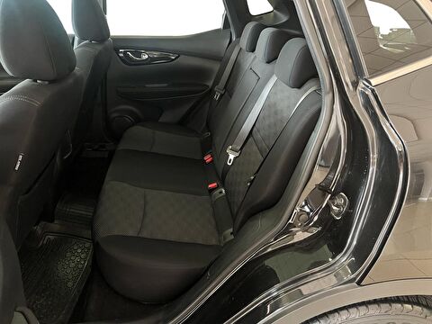 2017 Dizel Otomatik Nissan Qashqai Siyah Ermat Motorlu Araçlar ve Tarım Ürünleri Sanayi Ticaret A.Ş.