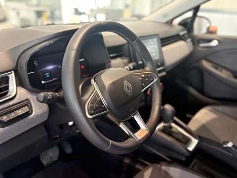 2025 Benzin Otomatik Renault Clio Beyaz Ermat Motorlu Araçlar ve Tarım Ürünleri Sanayi Ticaret A.Ş.