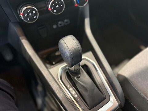 2025 Benzin Otomatik Renault Clio Beyaz Ermat Motorlu Araçlar ve Tarım Ürünleri Sanayi Ticaret A.Ş.