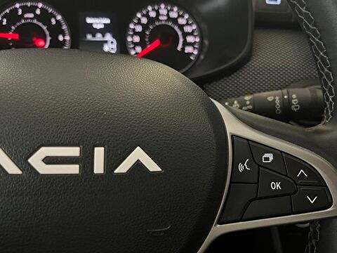 2023 Benzin Otomatik Dacia Sandero Gri Ermat Motorlu Araçlar ve Tarım Ürünleri Sanayi Ticaret A.Ş.