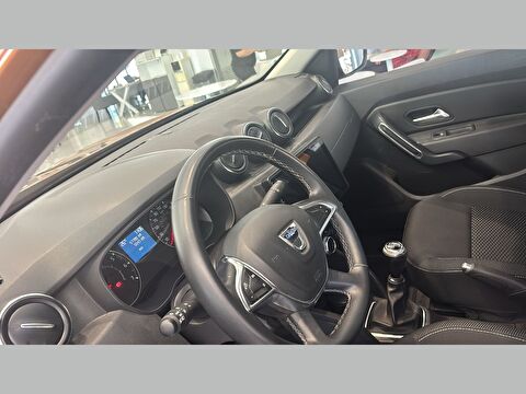 2018 Dizel Manuel Dacia Duster Turuncu Ermat Motorlu Araçlar ve Tarım Ürünleri Sanayi Ticaret A.Ş.