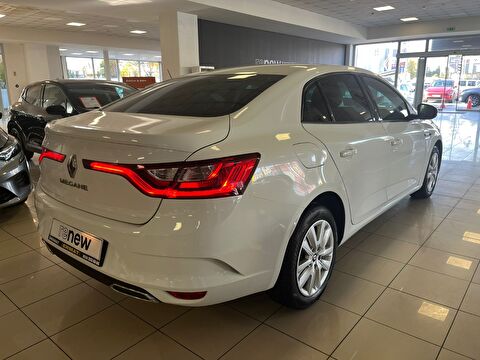 2022 Benzin Manuel Renault Megane Beyaz Ermat Motorlu Araçlar ve Tarım Ürünleri Sanayi Ticaret A.Ş.