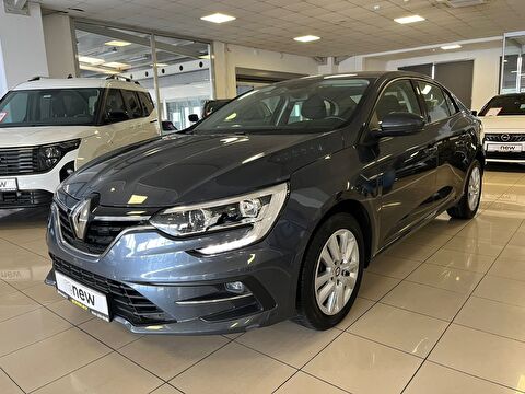 Sedan 1.3 TCe Touch EDC, 2. el otomobil | renew