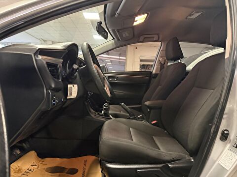 2013 Benzin Manuel Toyota Corolla Gümüş Gri Ermat Motorlu Araçlar ve Tarım Ürünleri Sanayi Ticaret A.Ş.