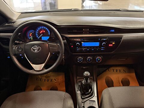 2013 Benzin Manuel Toyota Corolla Gümüş Gri Ermat Motorlu Araçlar ve Tarım Ürünleri Sanayi Ticaret A.Ş.