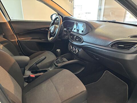 2023 Dizel Manuel Fiat Egea Beyaz Ermat Motorlu Araçlar ve Tarım Ürünleri Sanayi Ticaret A.Ş.