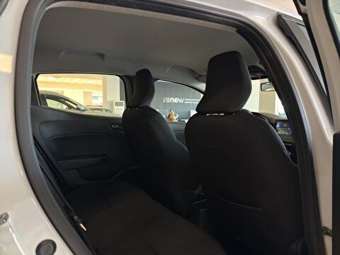 2023 Benzin Manuel Renault Clio Beyaz Ermat Motorlu Araçlar ve Tarım Ürünleri Sanayi Ticaret A.Ş.