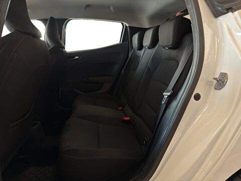 2023 Benzin Manuel Renault Clio Beyaz Ermat Motorlu Araçlar ve Tarım Ürünleri Sanayi Ticaret A.Ş.