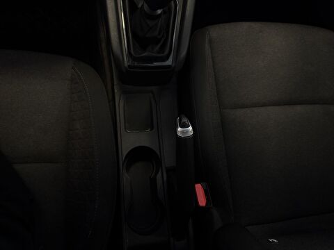 2023 Benzin Manuel Renault Clio Beyaz Ermat Motorlu Araçlar ve Tarım Ürünleri Sanayi Ticaret A.Ş.