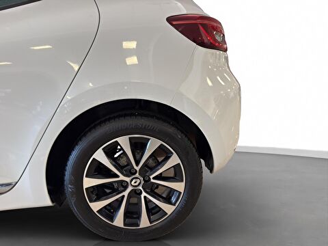 2023 Benzin Manuel Renault Clio Beyaz Ermat Motorlu Araçlar ve Tarım Ürünleri Sanayi Ticaret A.Ş.