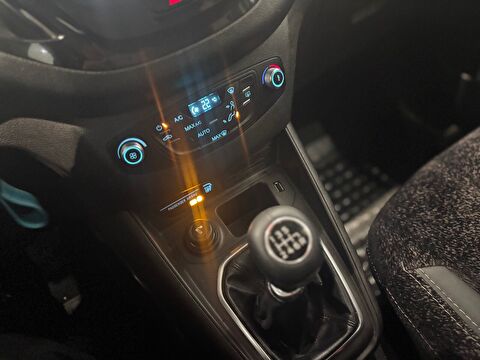 2021 Dizel Manuel Ford Tourneo Courier Beyaz Ermat Motorlu Araçlar ve Tarım Ürünleri Sanayi Ticaret A.Ş.