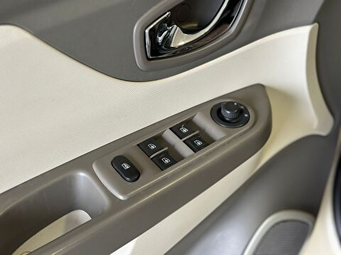 2013 Benzin Manuel Renault Captur Beyaz Ermat Motorlu Araçlar ve Tarım Ürünleri Sanayi Ticaret A.Ş.