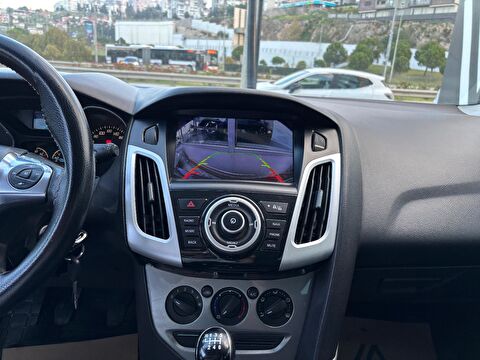 2012 Dizel Manuel Ford Focus Kırmızı Ermat Motorlu Araçlar ve Tarım Ürünleri Sanayi Ticaret A.Ş.