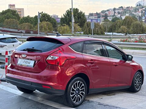 2012 Dizel Manuel Ford Focus Kırmızı Ermat Motorlu Araçlar ve Tarım Ürünleri Sanayi Ticaret A.Ş.
