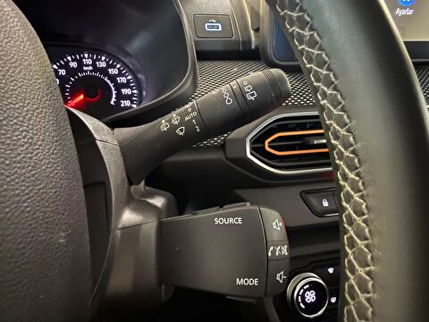 2022 Benzin Otomatik Dacia Sandero Stepway Turuncu Ermat Motorlu Araçlar ve Tarım Ürünleri Sanayi Ticaret A.Ş.