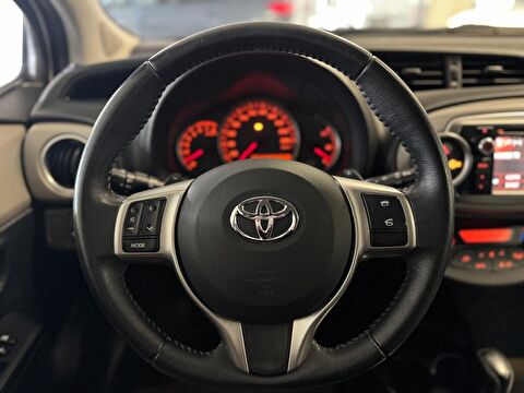 2014 Benzin Otomatik Toyota Yaris Beyaz Ermat Motorlu Araçlar ve Tarım Ürünleri Sanayi Ticaret A.Ş.