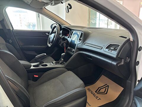 2022 Benzin Otomatik Renault Megane Beyaz Ermat Motorlu Araçlar ve Tarım Ürünleri Sanayi Ticaret A.Ş.