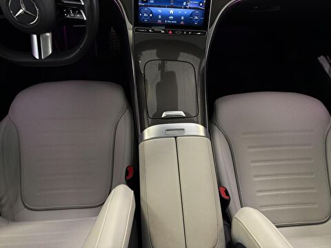 2024 MHEV Otomatik Mercedes-Benz GLC Beyaz Ermat Motorlu Araçlar ve Tarım Ürünleri Sanayi Ticaret A.Ş.