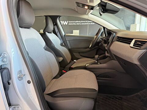 2025 Benzin Otomatik Renault Clio Gri Ermat Motorlu Araçlar ve Tarım Ürünleri Sanayi Ticaret A.Ş.