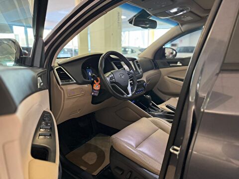 2017 Benzin Otomatik Hyundai Tucson Gri Ermat Motorlu Araçlar ve Tarım Ürünleri Sanayi Ticaret A.Ş.