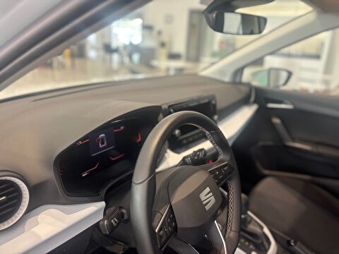 2025 Benzin Otomatik Seat Arona Beyaz Ermat Motorlu Araçlar ve Tarım Ürünleri Sanayi Ticaret A.Ş.