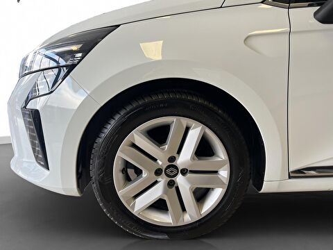 2024 Benzin Otomatik Renault Clio Beyaz Ermat Motorlu Araçlar ve Tarım Ürünleri Sanayi Ticaret A.Ş.