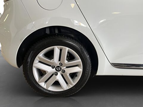 2024 Benzin Otomatik Renault Clio Beyaz Ermat Motorlu Araçlar ve Tarım Ürünleri Sanayi Ticaret A.Ş.