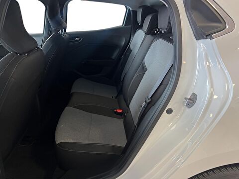 2024 Benzin Otomatik Renault Clio Beyaz Ermat Motorlu Araçlar ve Tarım Ürünleri Sanayi Ticaret A.Ş.