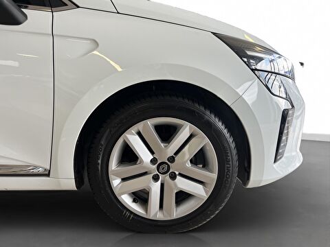 2024 Benzin Otomatik Renault Clio Beyaz Ermat Motorlu Araçlar ve Tarım Ürünleri Sanayi Ticaret A.Ş.