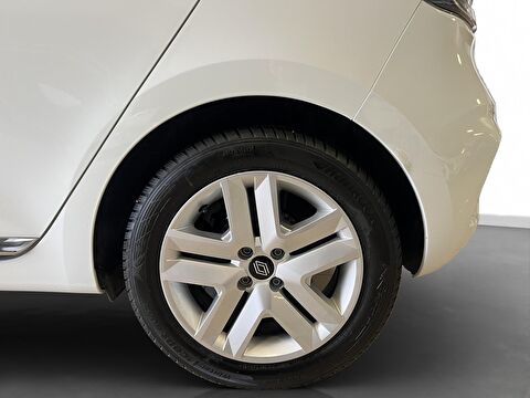 2024 Benzin Otomatik Renault Clio Beyaz Ermat Motorlu Araçlar ve Tarım Ürünleri Sanayi Ticaret A.Ş.