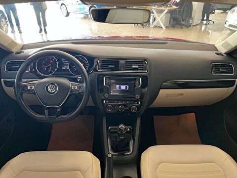2017 Benzin Manuel Volkswagen Jetta Kırmızı Ermat Motorlu Araçlar ve Tarım Ürünleri Sanayi Ticaret A.Ş.