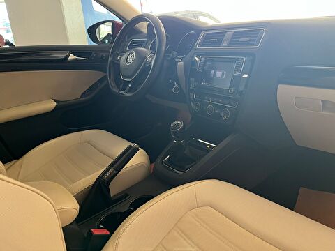 2017 Benzin Manuel Volkswagen Jetta Kırmızı Ermat Motorlu Araçlar ve Tarım Ürünleri Sanayi Ticaret A.Ş.