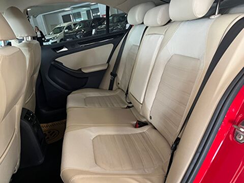 2017 Benzin Manuel Volkswagen Jetta Kırmızı Ermat Motorlu Araçlar ve Tarım Ürünleri Sanayi Ticaret A.Ş.