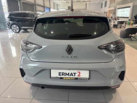 2025 Benzin Otomatik Renault Clio Gri Ermat Motorlu Araçlar ve Tarım Ürünleri Sanayi Ticaret A.Ş.