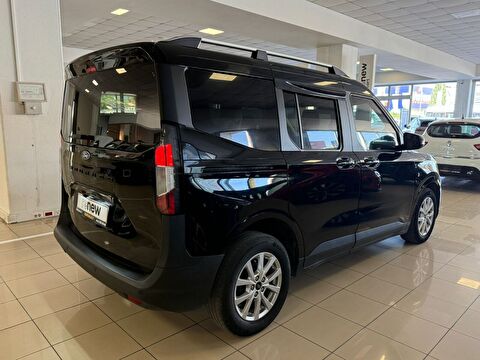 2024 Benzin Otomatik Ford Tourneo Courier Siyah Ermat Motorlu Araçlar ve Tarım Ürünleri Sanayi Ticaret A.Ş.