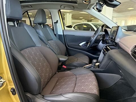 2023 Hybrid Otomatik Toyota Yaris Sarı Ermat Motorlu Araçlar ve Tarım Ürünleri Sanayi Ticaret A.Ş.