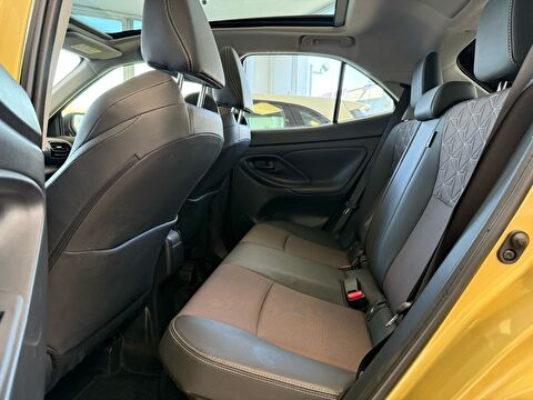 2023 Hybrid Otomatik Toyota Yaris Sarı Ermat Motorlu Araçlar ve Tarım Ürünleri Sanayi Ticaret A.Ş.