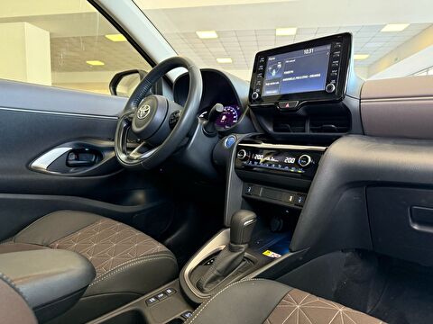 2023 Hybrid Otomatik Toyota Yaris Sarı Ermat Motorlu Araçlar ve Tarım Ürünleri Sanayi Ticaret A.Ş.