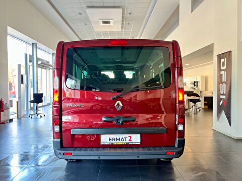 2022 Dizel Otomatik Renault Trafic Kırmızı Ermat Motorlu Araçlar ve Tarım Ürünleri Sanayi Ticaret A.Ş.