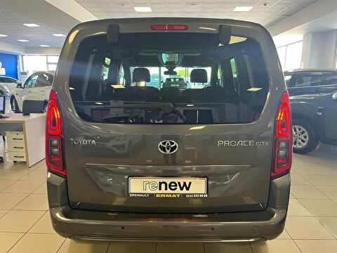 2024 Dizel Otomatik Toyota Proace City Gri Ermat Motorlu Araçlar ve Tarım Ürünleri Sanayi Ticaret A.Ş.