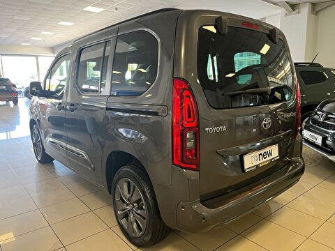 2024 Dizel Otomatik Toyota Proace City Gri Ermat Motorlu Araçlar ve Tarım Ürünleri Sanayi Ticaret A.Ş.
