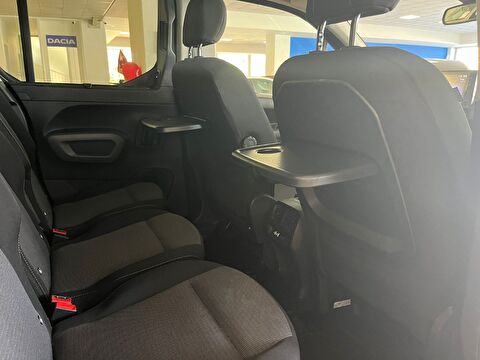 2024 Dizel Otomatik Toyota Proace City Gri Ermat Motorlu Araçlar ve Tarım Ürünleri Sanayi Ticaret A.Ş.