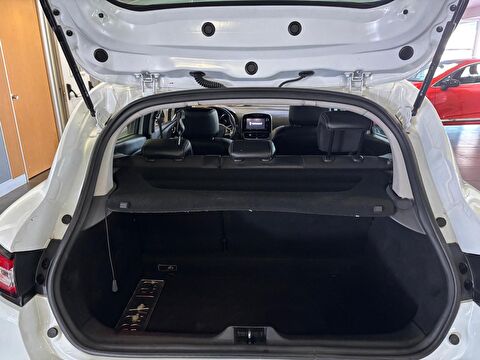 2018 Dizel Otomatik Renault Clio Beyaz Ermat Motorlu Araçlar ve Tarım Ürünleri Sanayi Ticaret A.Ş.