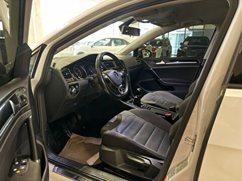 2017 Benzin Manuel Volkswagen Golf Beyaz Ermat Motorlu Araçlar ve Tarım Ürünleri Sanayi Ticaret A.Ş.