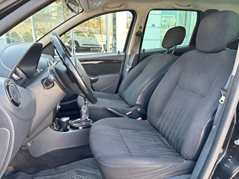 2011 Dizel Manuel Dacia Duster Siyah Ermat Motorlu Araçlar ve Tarım Ürünleri Sanayi Ticaret A.Ş.