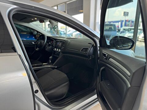 renault, megane, sedan 1.3 tce touch edc, otomatik, benzin 2.el otomobil | renew 9