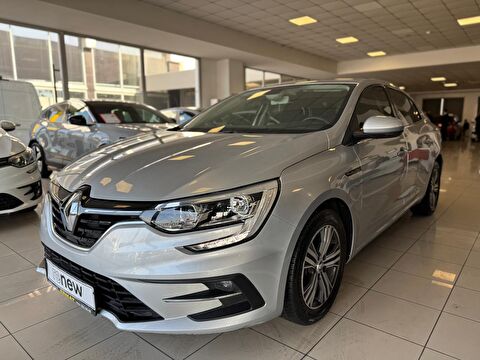 Sedan 1.3 TCe Touch EDC, 2. el otomobil | renew