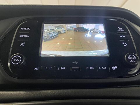 2025 Benzin Manuel Fiat Egea Cross Beyaz Ermat Motorlu Araçlar ve Tarım Ürünleri Sanayi Ticaret A.Ş.