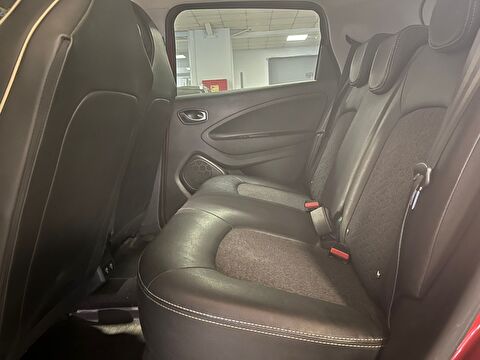 2023 Elektrik Otomatik Renault Zoe Kırmızı Ermat Motorlu Araçlar ve Tarım Ürünleri Sanayi Ticaret A.Ş.