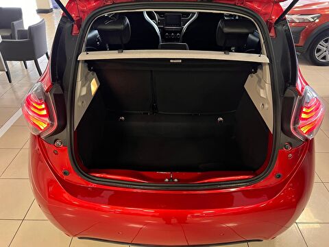 2023 Elektrik Otomatik Renault Zoe Kırmızı Ermat Motorlu Araçlar ve Tarım Ürünleri Sanayi Ticaret A.Ş.